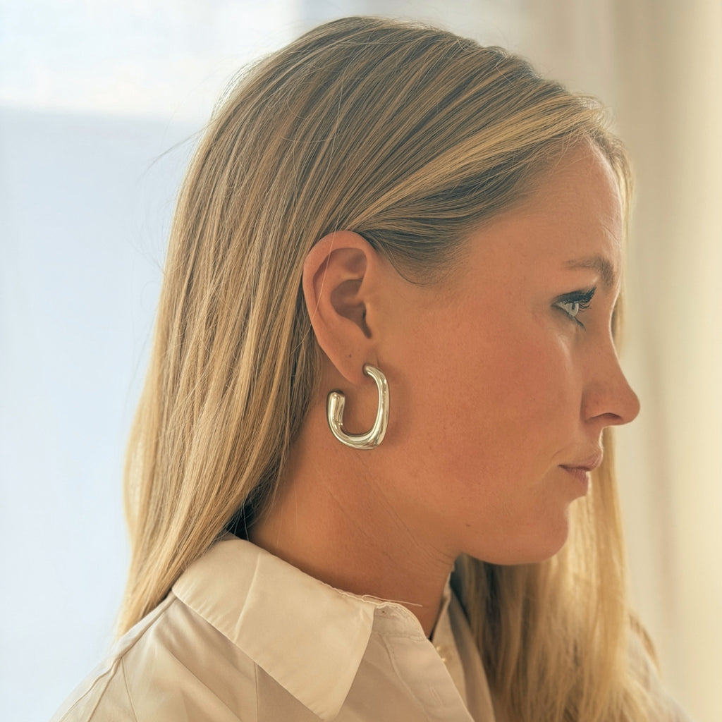 Bold Curve Hoops