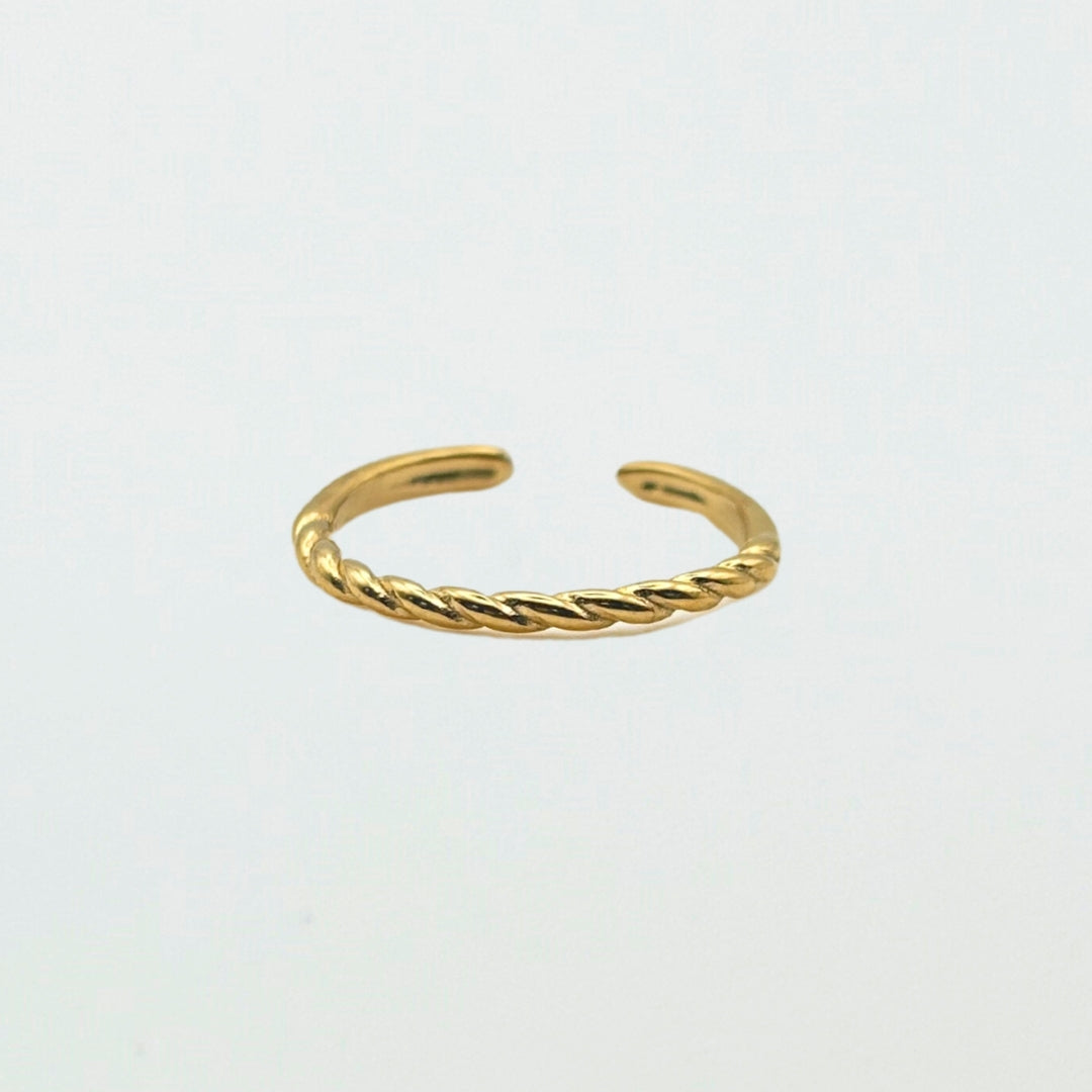 Fine Twist Ring
