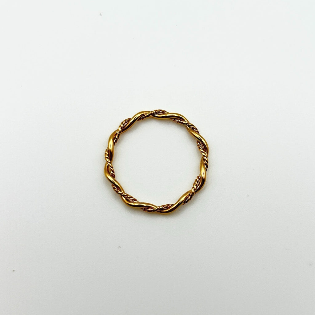 Twist Fine Ring